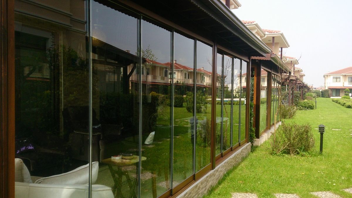 Cortinas de Cristal | Cerramientos de balcones, terrazas, locales, etc