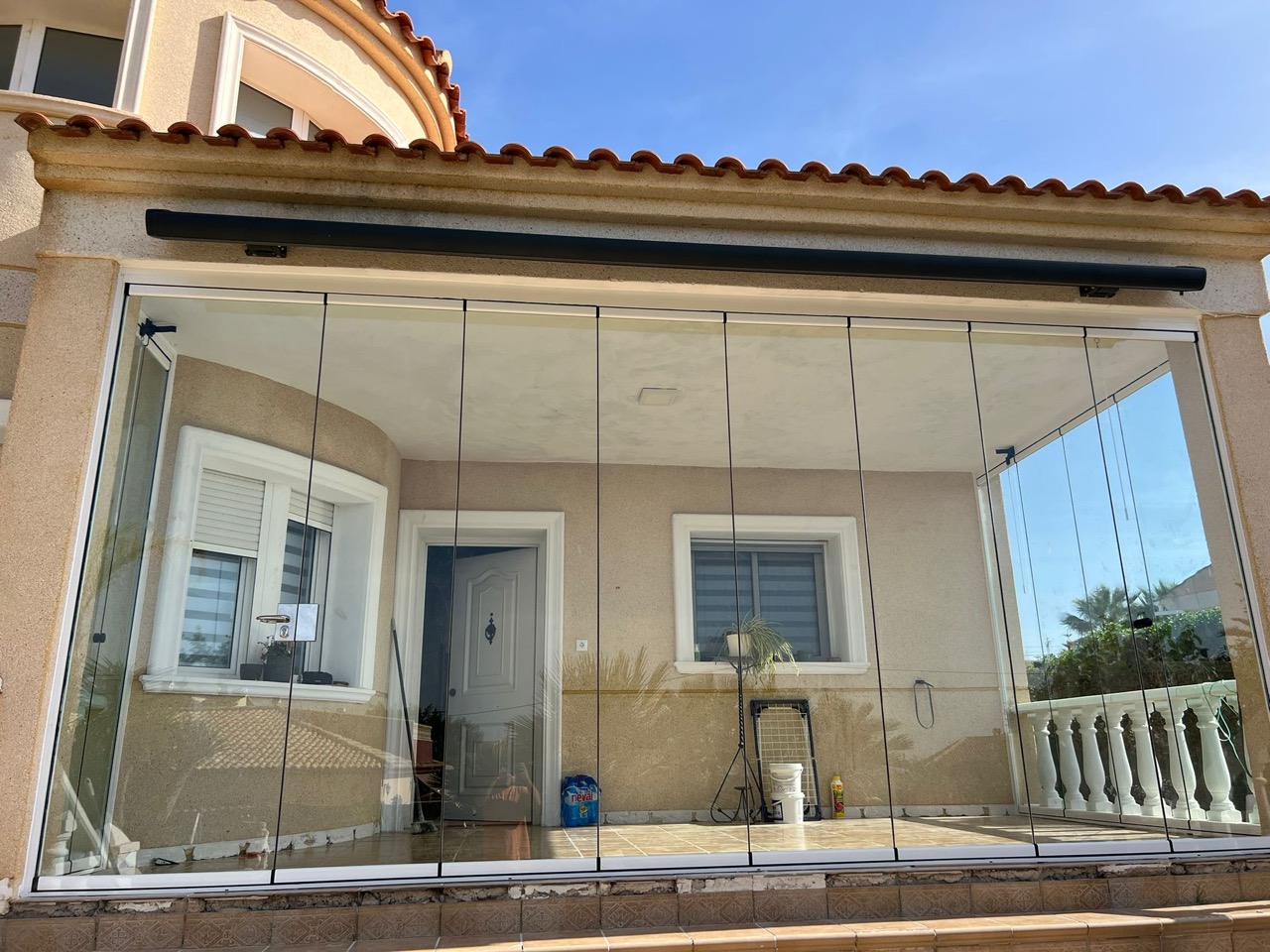 Cómo afectan los climas variables a los espacios exteriores